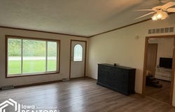 202 Central Avenue, Bedford, IA 50833