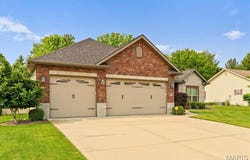 30 Ellington Drive, Troy, IL 62294