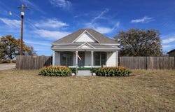 101 S Walnut Avenue, Petrolia, TX 76377