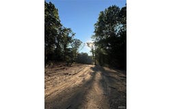 1 Appaloosa Trail, Monroe City, MO 63456
