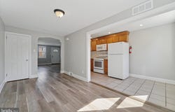 204 W WASHINGTON AVENUE, CLIFTON HEIGHTS, PA 19018