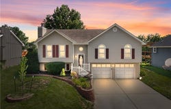403 NW 73rd Street, Gladstone, MO 64118