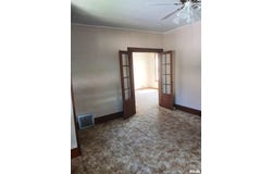 392 21ST Place, Clinton, IA 52732