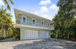 1217 Mockingbird Rd, Key Largo, FL 33037