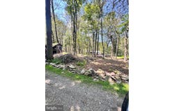 15 MOHICAN PATH, GOULDSBORO, PA 18424