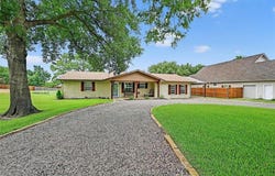 126 Pawnee Trail, Lake Kiowa, TX 76240