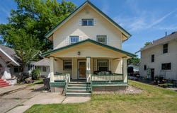 2007 E 12th Street, Des Moines, IA 50316