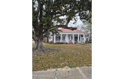 401 E First Street, Forest, MS 39074