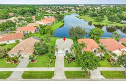 566 SW Lake Charles Circle, Port Saint Lucie, FL 34986