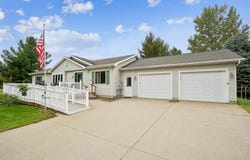 3455 Jepsen Road, Cedar Falls, IA 50613