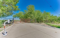 2020 Neck Road, Palmer, TX 75152