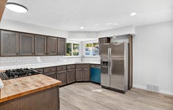 620 E Sunshine Street, Springfield, MO 65807