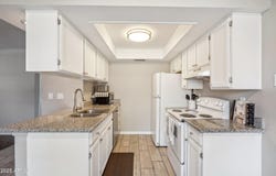 520 N STAPLEY Drive, Mesa, AZ 85203