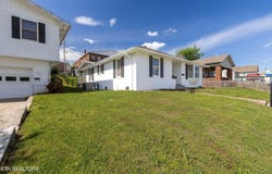 303 & 305 W Broadway St, Lenoir City, TN 37771
