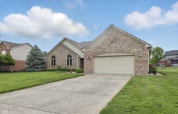 105 Meadowview Lane, Greenwood, IN 46142
