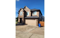 102 SARAH BEAR LN, Winston, OR 97496