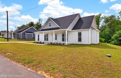 31 Shadow Wood Drive, McHenry, MS 39561