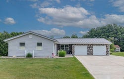 906 N Townline Rd, Lagrange, IN 46761