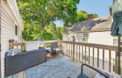 28 Pearl St, New Bedford, MA 02740
