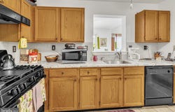 27 ADAMS AVENUE, BERLIN, NJ 08009