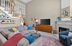 811 King Henry Lane, St. Charles, IL 60174