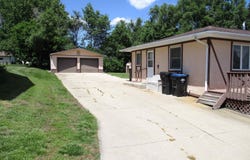 720 E Bluff Street, Cherokee, IA 51012