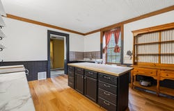 133 W DIVISION Street, FOND DU LAC, WI 54935-4029