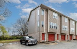 1882  N Scull Creek  DR, Fayetteville, AR 72703