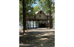 2807 Lake Mary Road, Woodville, MS 39669