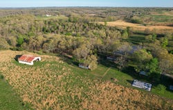 1446 Chapel Rd, Willow Springs, MO 65793