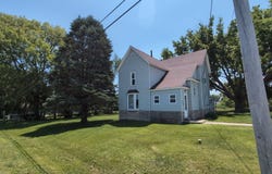 1304 E Pleasant Street, Knoxville, IA 50138