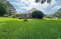 902 Oak Trail, Canton, MS 39046