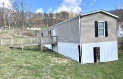 13 Woods Road, Castlewood, VA 24224