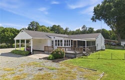 161 Cedar Dr, Dunnsville, VA 22454