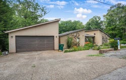 6001 Felstead Road, Evansville, IN 47712