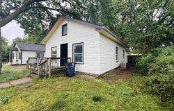 327 Residence St, El Dorado, KS 67042