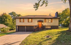 8915 E 57TH Street, Raytown, MO 64133