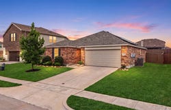 1628 Trace Drive, Aubrey, TX 76227