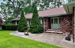1203 Oak Ave, Aurora, MO 65605