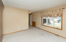 1111 8th Avenue SE, Altoona, IA 50009