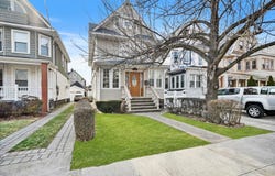 8534 108th Street, Richmond Hill, NY 11418