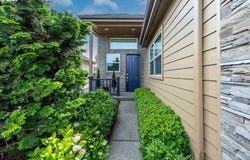 2073 LAKE WIND Dr, Eugene, OR 97408