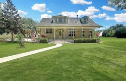 2020 South Knezek Road, Flatonia, TX 78941