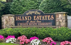 39 Island Trail, Mount Sinai, NY 11766