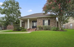 17647 Lake Azalea Dr, Baton Rouge, LA 70817