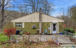 102 South Road, Bozrah, CT 06334