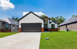 205 W Elm Street, Whitewright, TX 75491