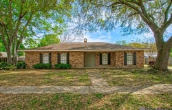 5634 Tee Dr, Zachary, LA 70791