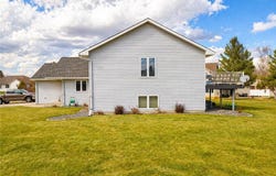 13 Riverside Road, Morris, MN 56267