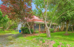 429 N Asheboro Street, Liberty, NC 27298
